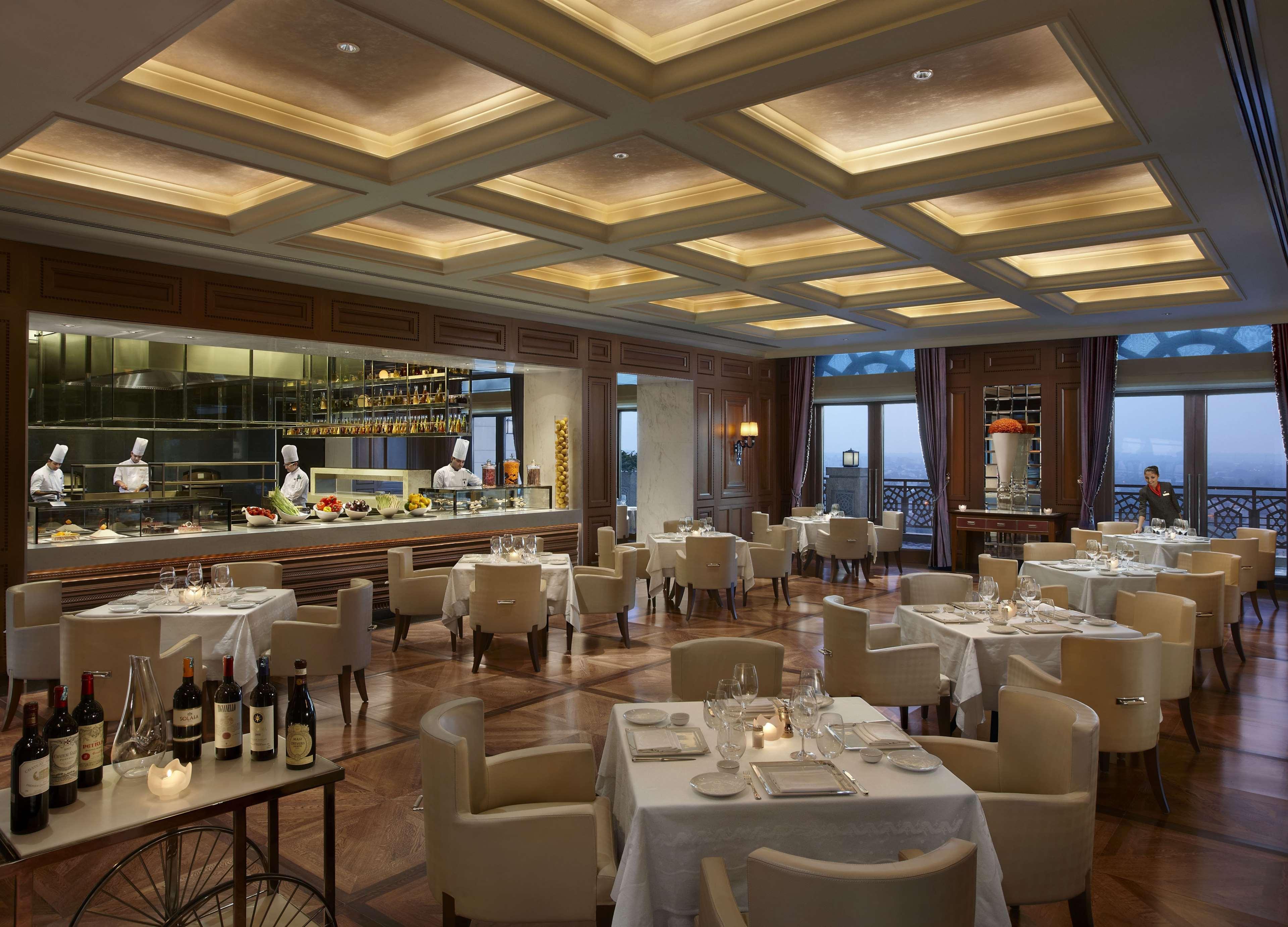 The Leela Palace 5*